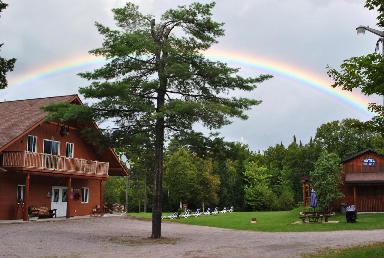 Motel Ours Bleu Lac-Saguay Εξωτερικό φωτογραφία