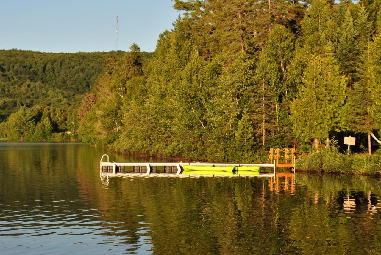 Motel Ours Bleu Lac-Saguay Εξωτερικό φωτογραφία